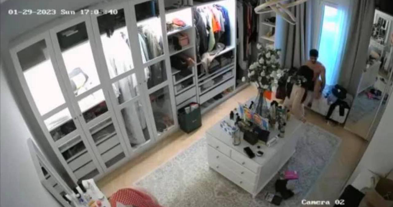Lộ Clip Hot 18+ Hack Cam Chồng Đi Công Tác Vợ Dắt Bồ Về Nhà Chịch Nhau